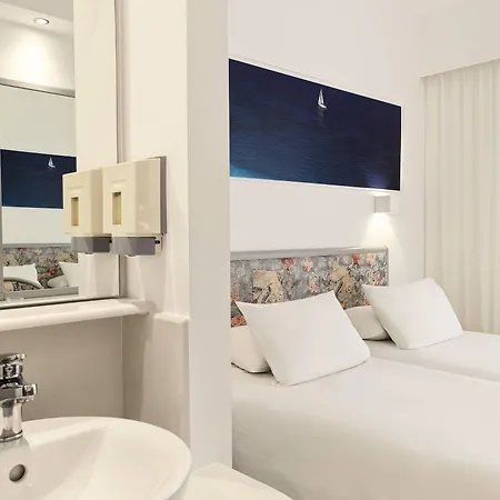 Esperia Hotell 3*